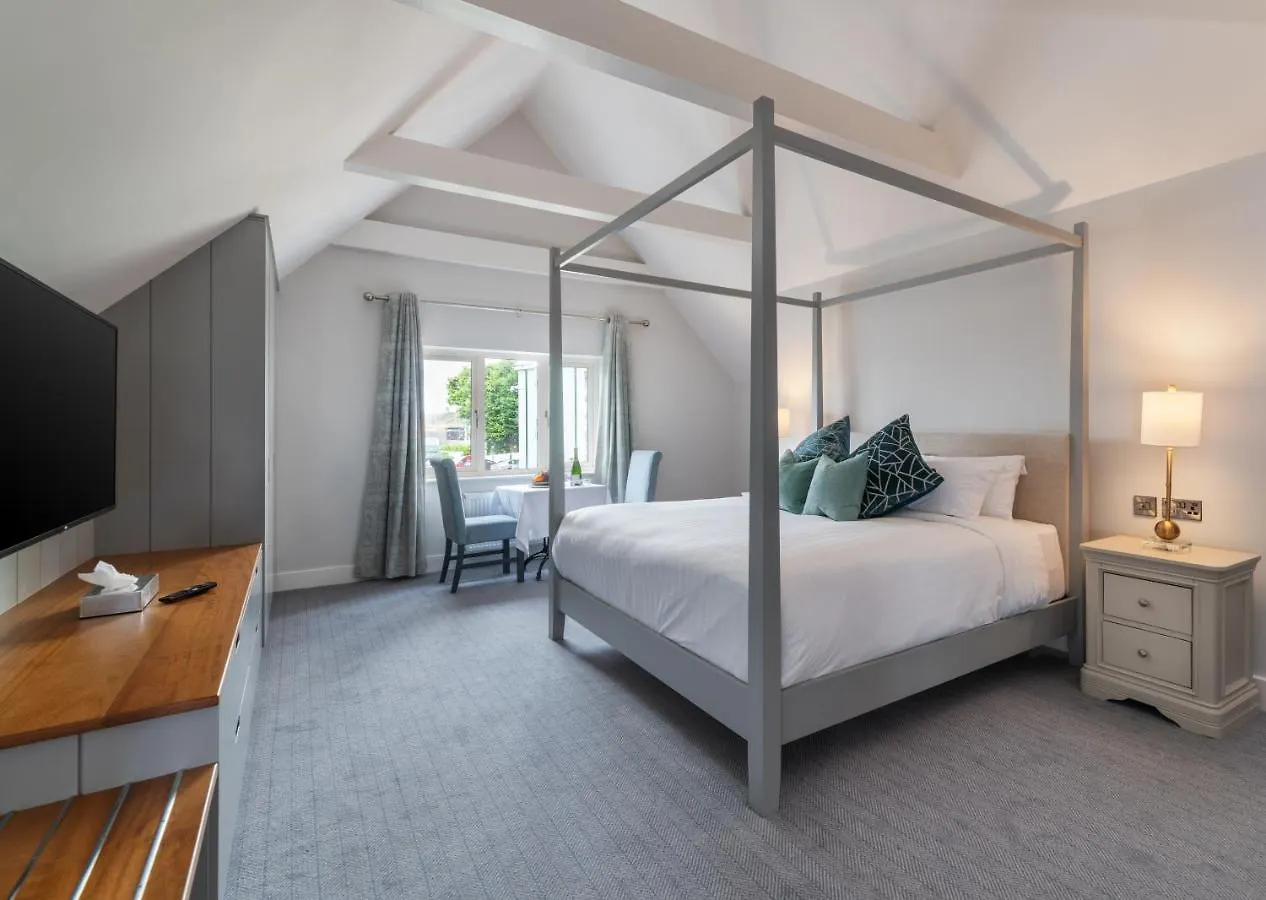 Killarney Heights Hotel